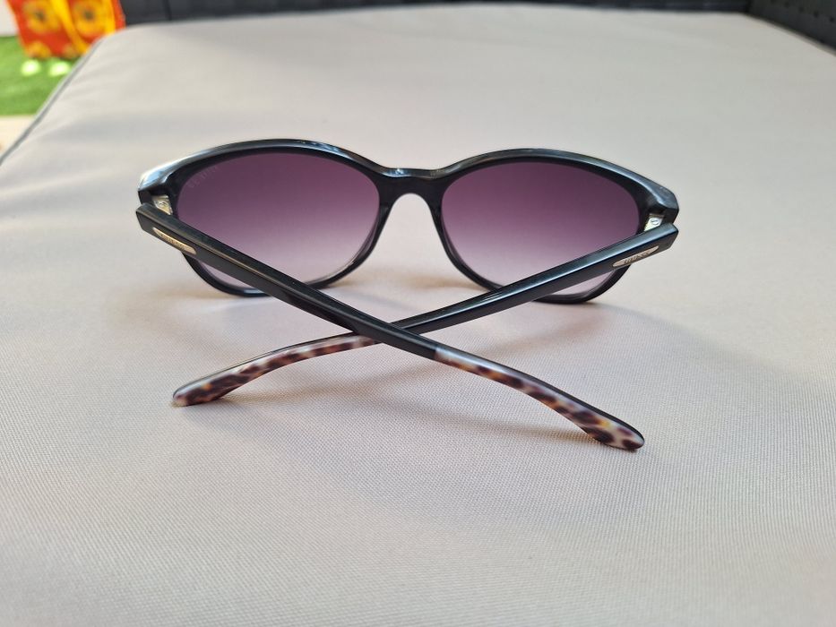 Óculos de sol  GUESS