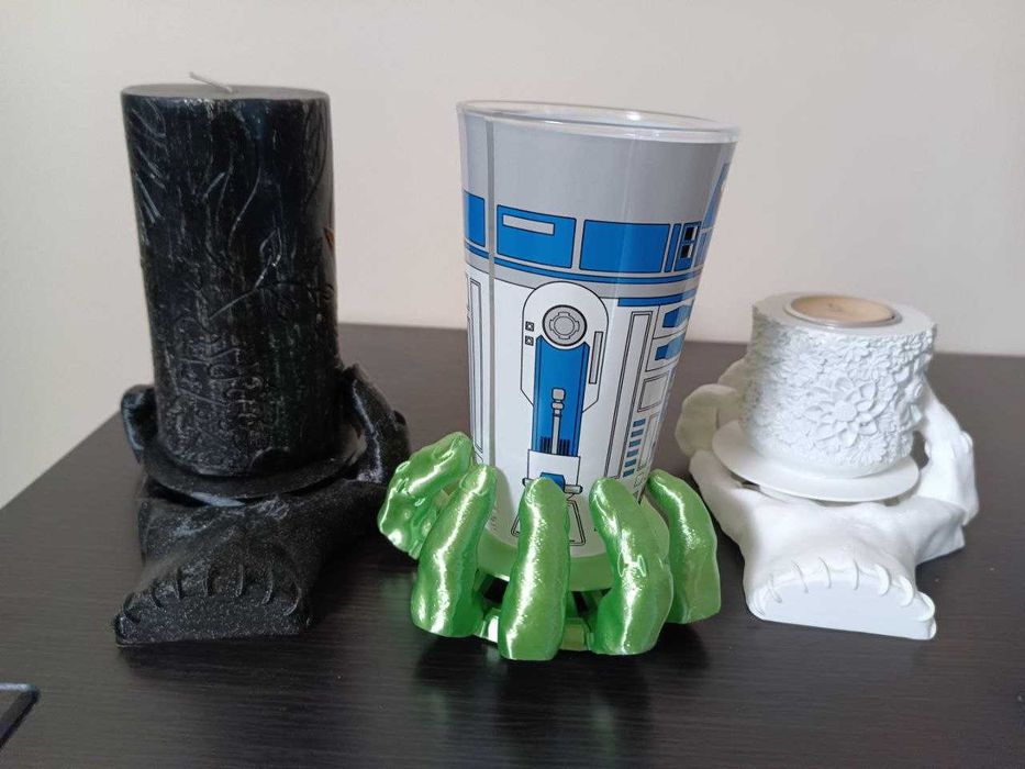 Podkładka ręka 3D zaciskająca się pod świeczkę , kubek , szklankę, etc