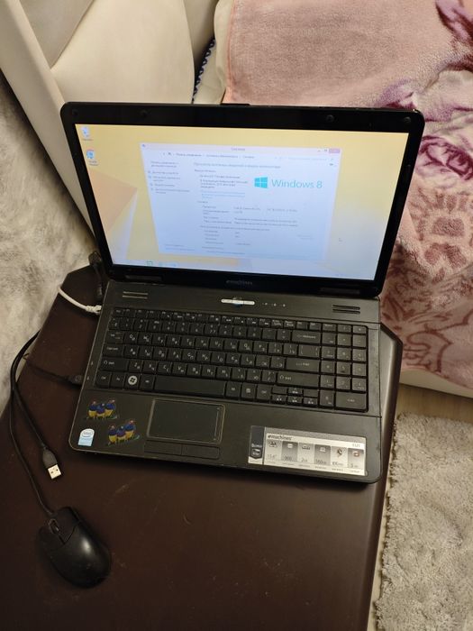Ноутбук emachines e525
