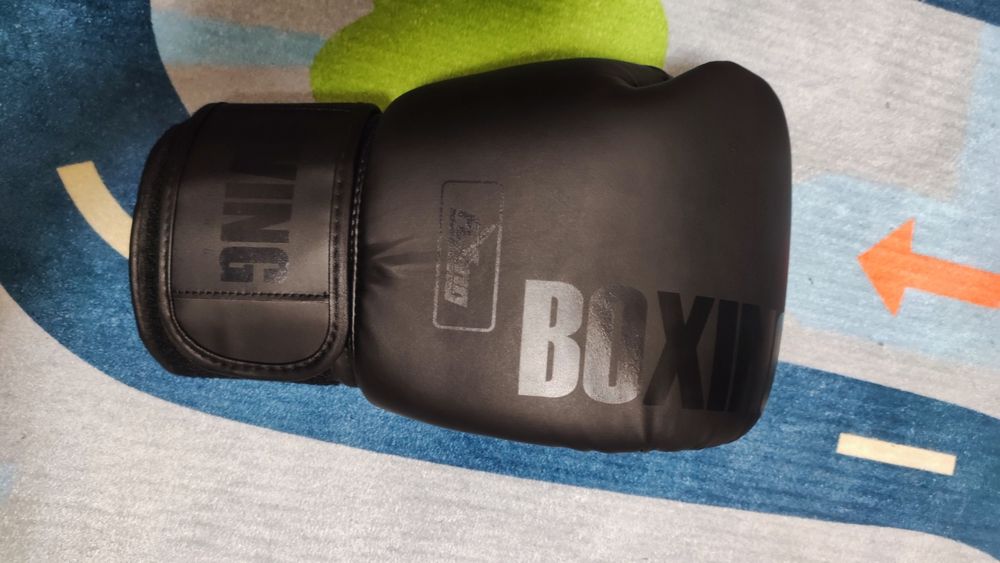 Боксерська рукавичка права з PU шкіри Muay Thai Guantes De Boxeo Free