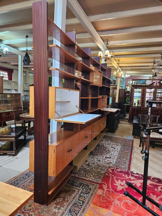 Enormíssimo estante vintage - Algumas marcas de uso