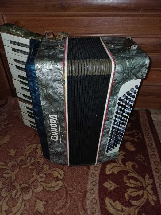 Продам акордеон аккорд