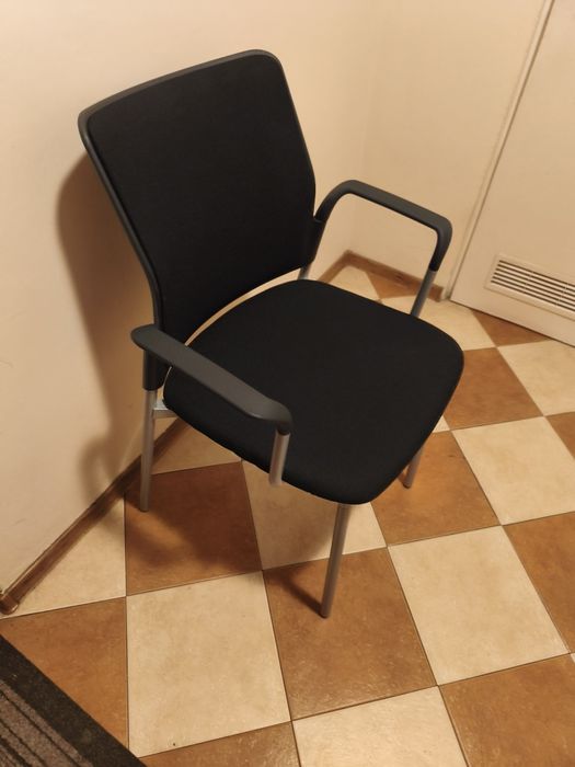 Krzesła biurowe nowe