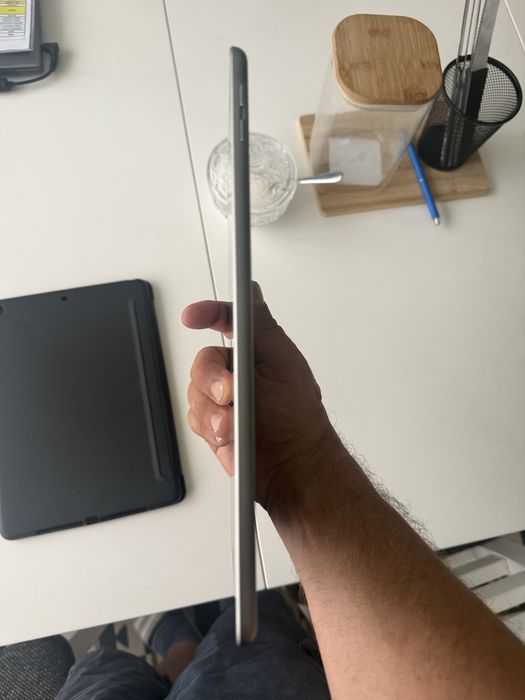 Sprzedam Ipad 6 generacji 9.7