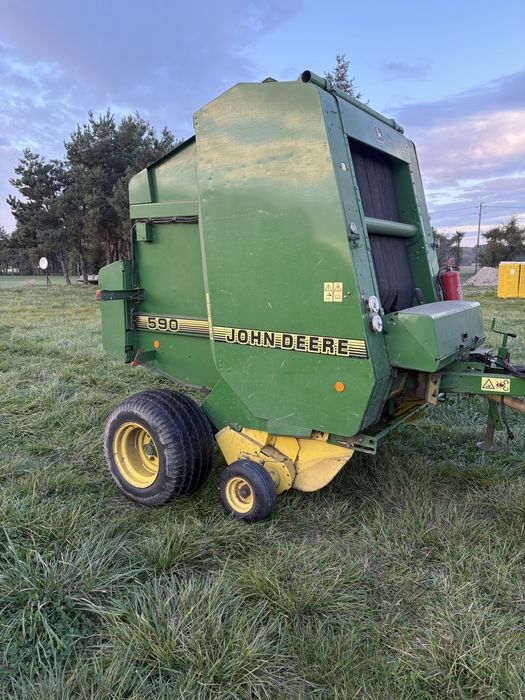 Prasa John Deere 590