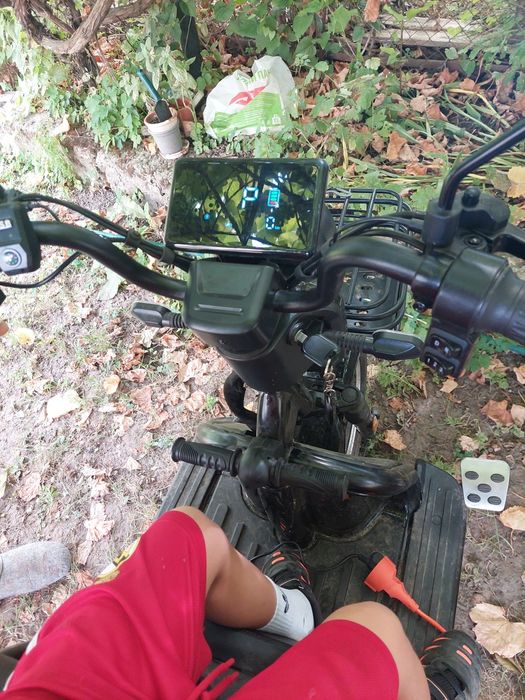 Продам електроскутер трьомісний