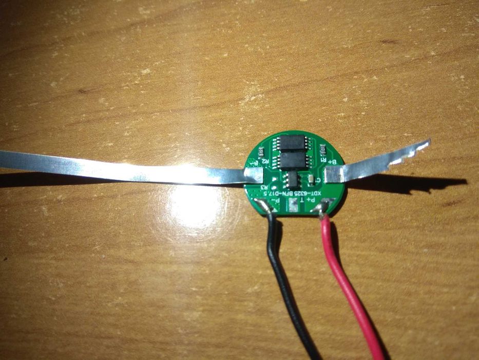 контролер заряда разряда на аккумулятор  3.7 V 18650 + никелевая лента