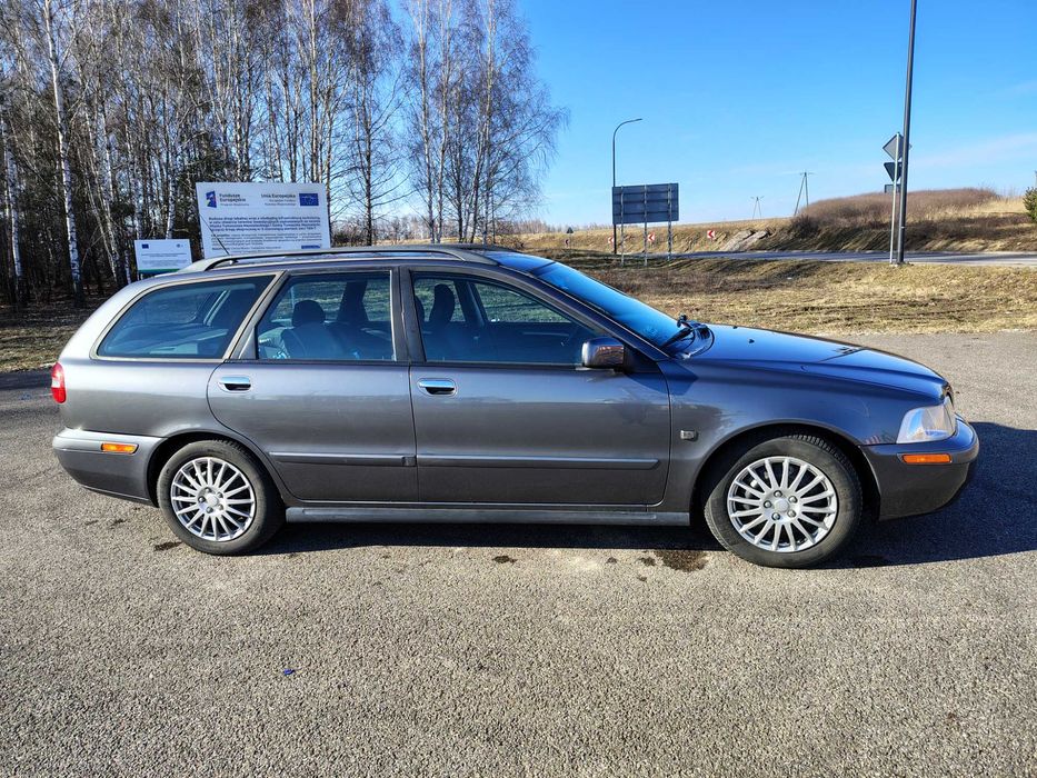 Volvo V40 2003r.