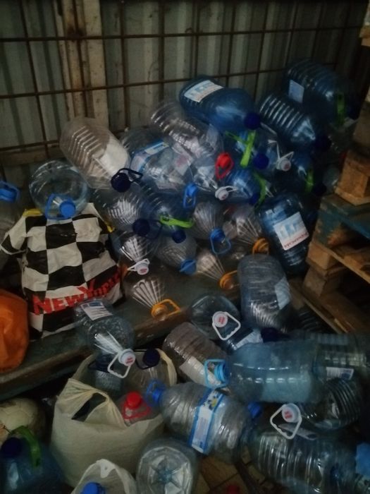 Продам баклажки бутилки