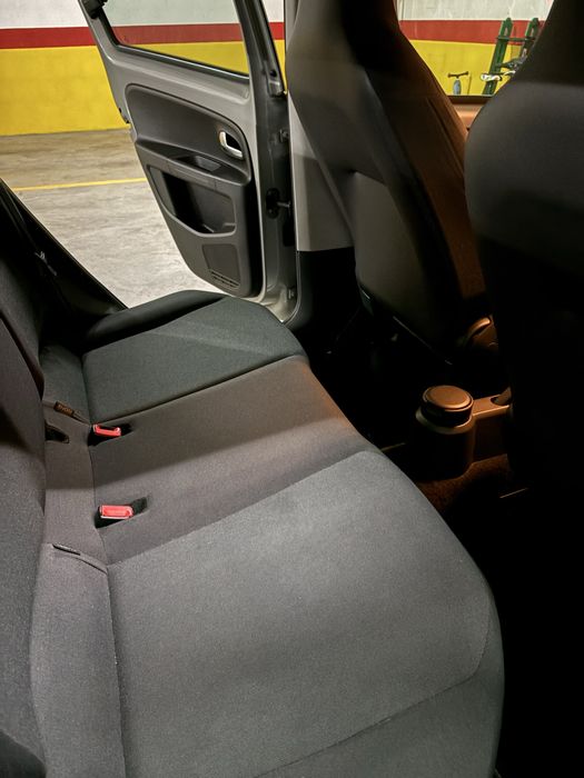 VW Up cinzento 1.0 gasolina