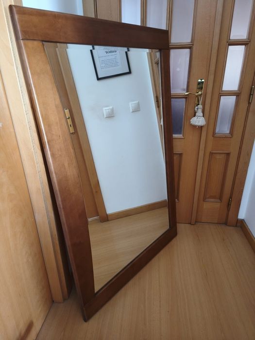 Cómoda em cerejeira com espelho