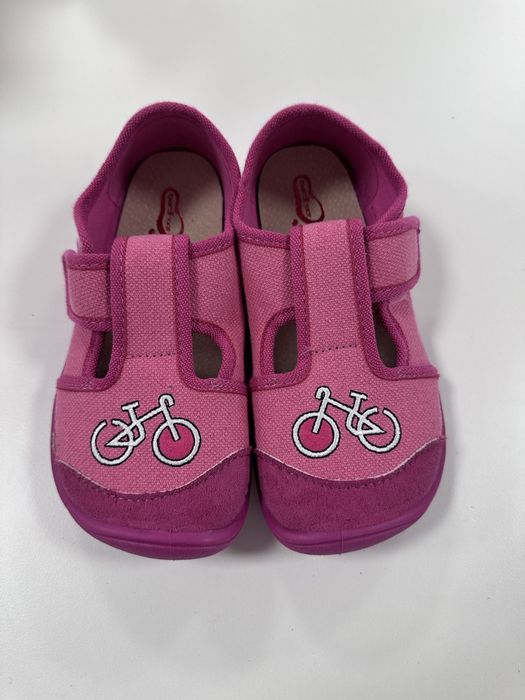 Nowe różowe kapcie barefoot II gatunek, rozmiar 31