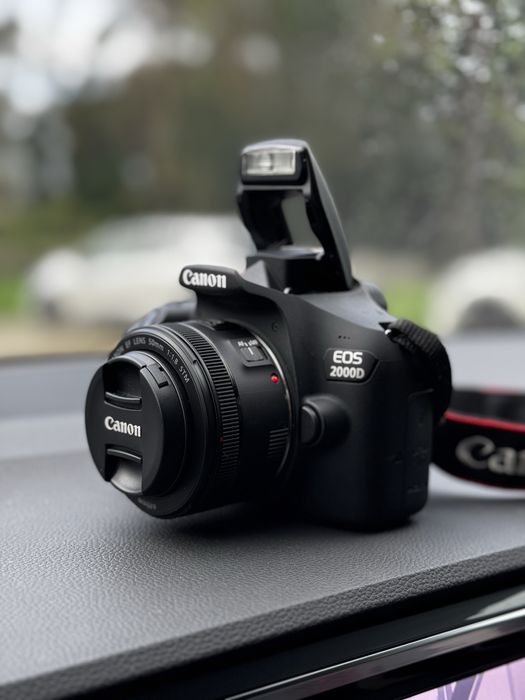 Canon EOS 2000D + 50mm f/1.8 + 18-55mm — Só 731 fotos!