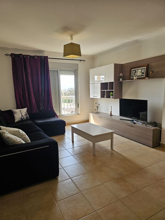 Aluga se apartamento T3 em Olhão