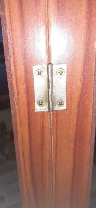 Mala madeira com material diverso