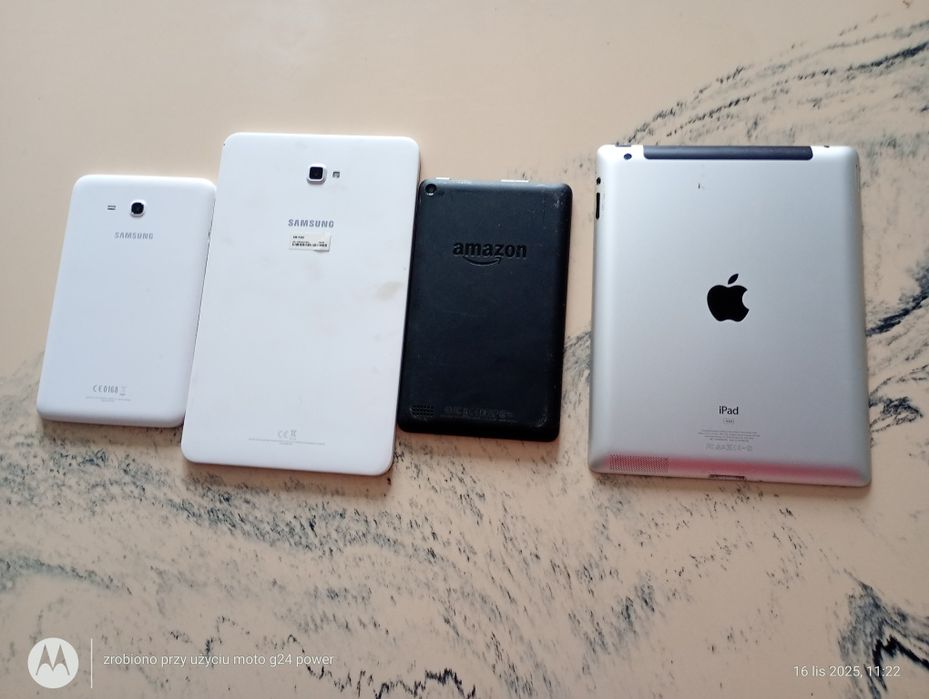 Zestaw tabletów na części