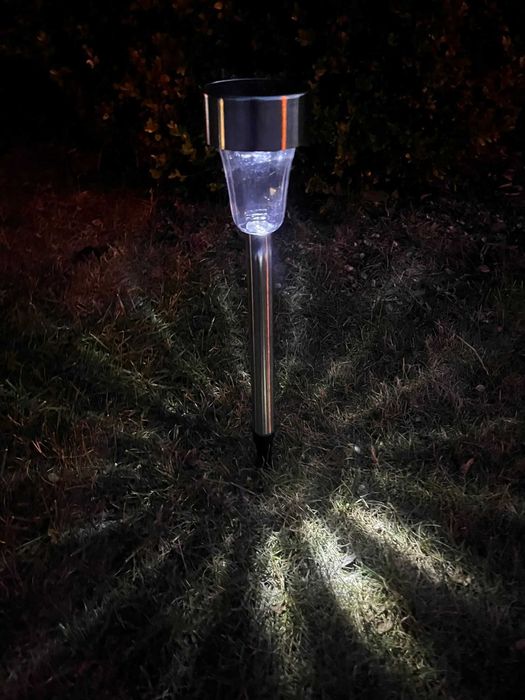 Lampy ogrodowe wbijane, solarne
