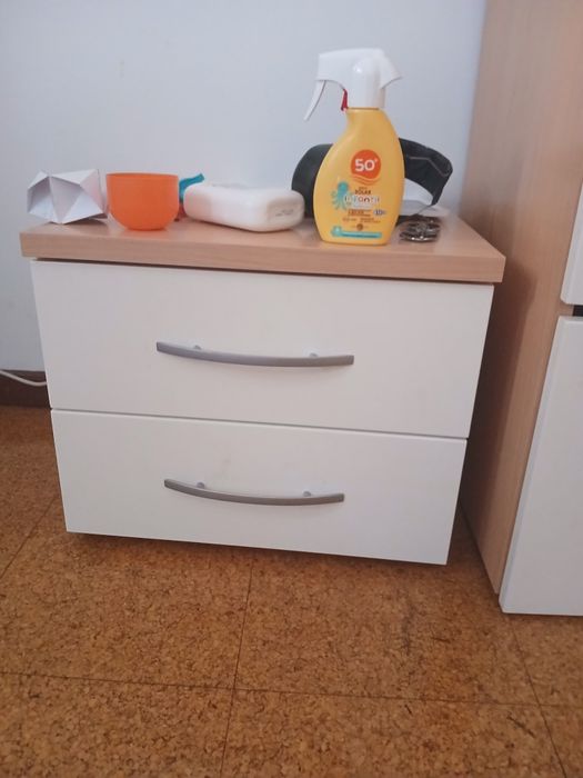 Mobília de Quarto Juvenil Completa – Roupeiro + Estante + Cómoda + Mesa de Cabeceira