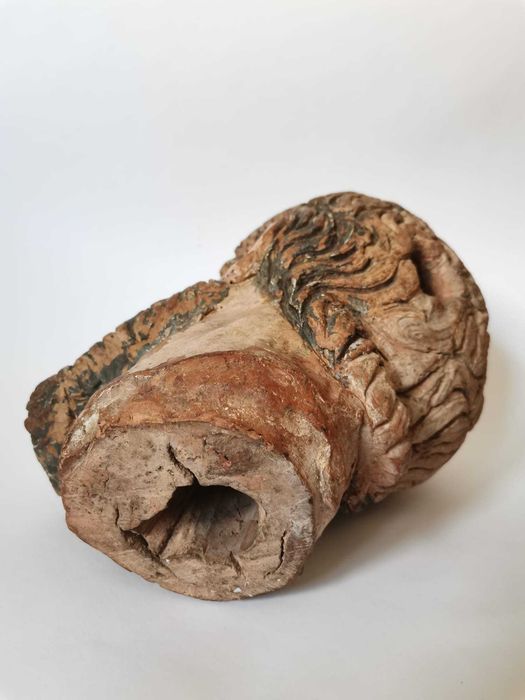 Busto de Santo em terracota policromada