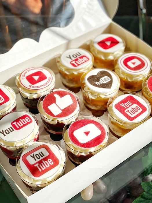 Десерти Трайфли Капкейки Меренговий рулет Зефір Запоріжжя