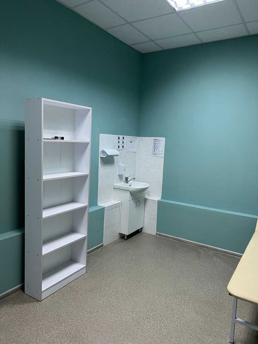 Без %. Медичний кабінет, діючий медцентр. Соломянська / Липківського