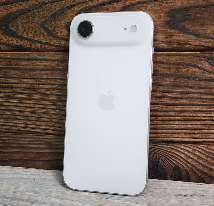 iPhone Air 256 Silver emojieStore гарантия 920$