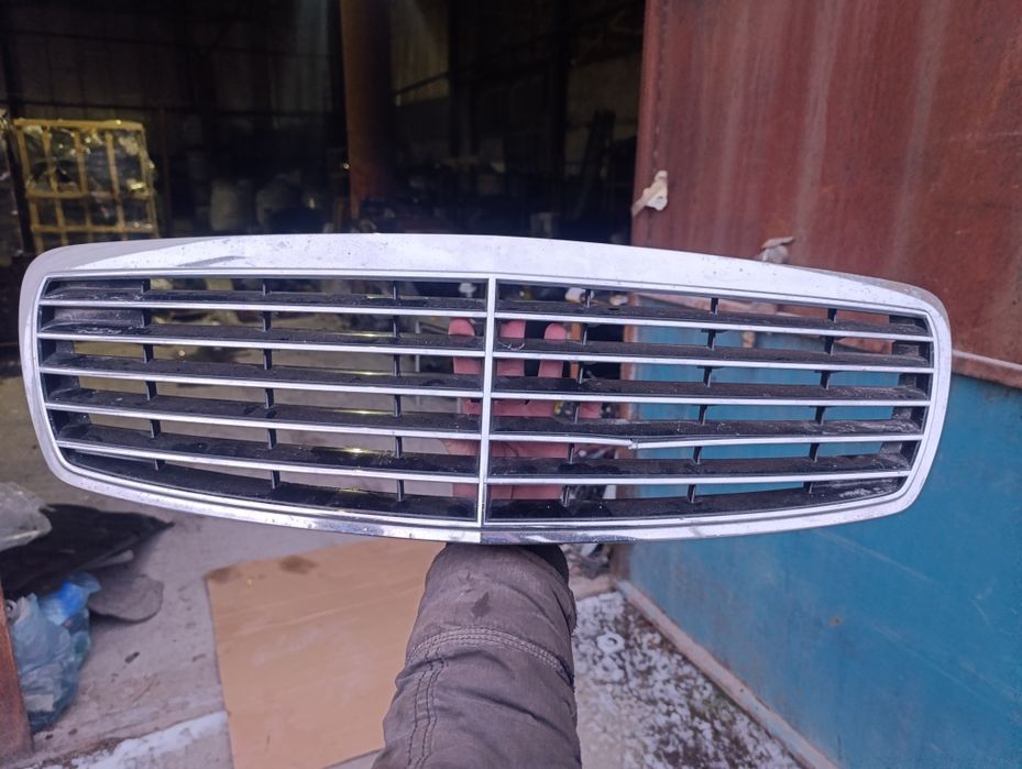 Решетка радиатора Mercedes E-Class W211 2002-2006 Avangarde Оригинал.