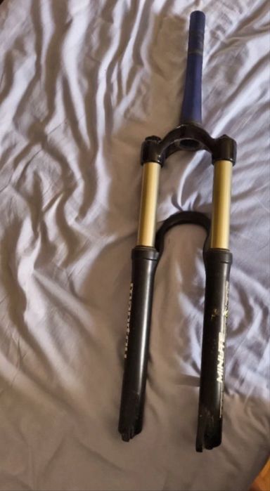 Suspensão manitou 26