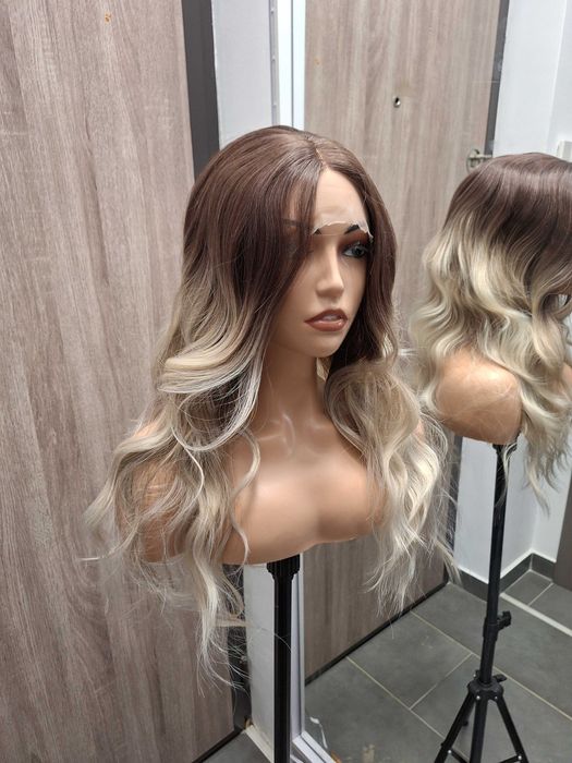 Falowana Peruka Blond Ombre Na Koronkowej Siateczce Lace Front Wig