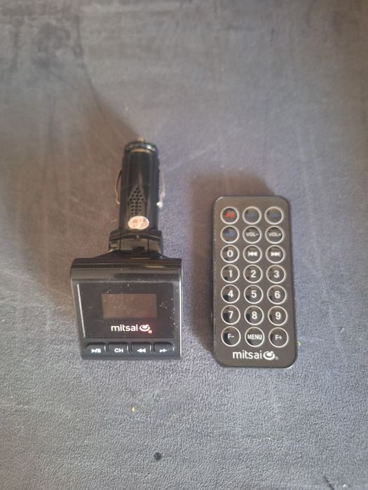 Transmissor FM e leitor MP3