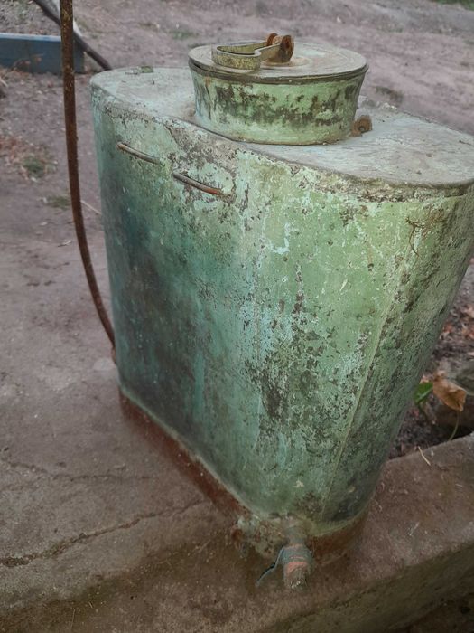 Pulverizador em cobre antigo