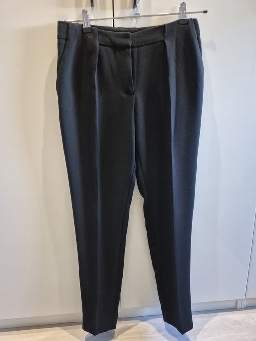 Czarna spodnie Mango 36