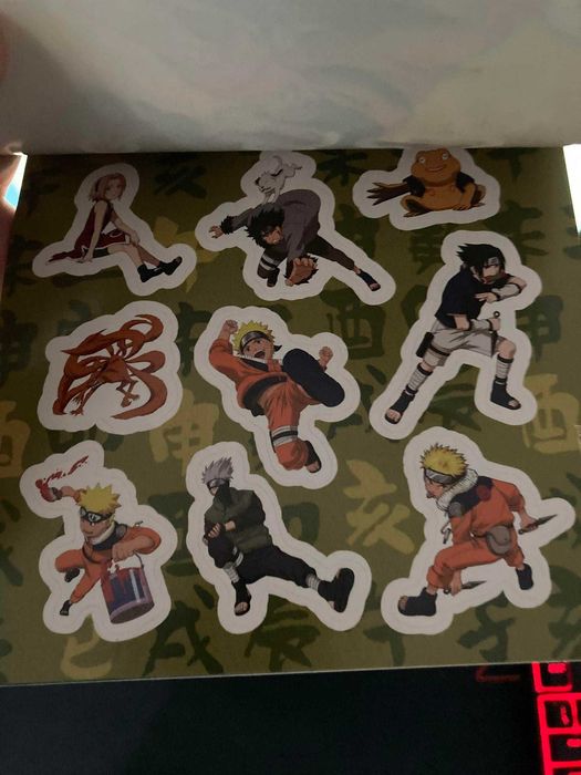 Naruto calendário e livro de autocolantes