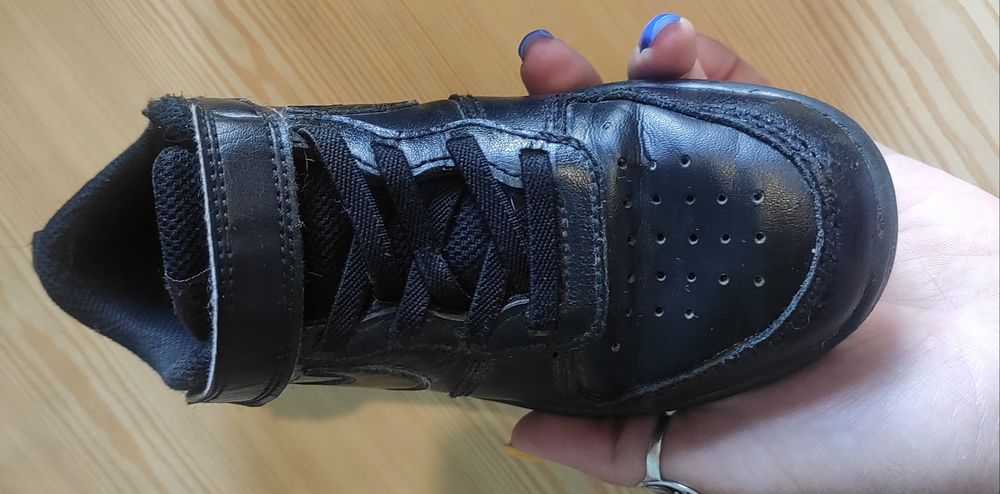 Кроссовки, кеды, туфли для школы Nike