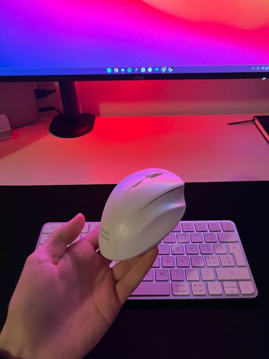 Conjunto rato, teclado e tapete estilo apple - Como novo