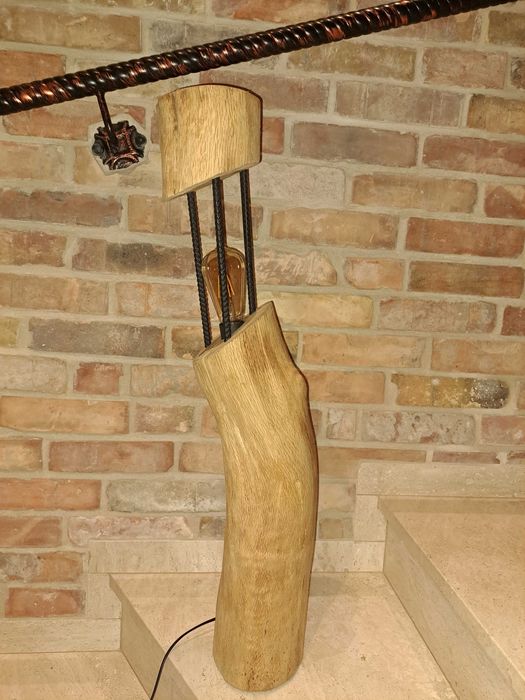 Lampy drewniane.