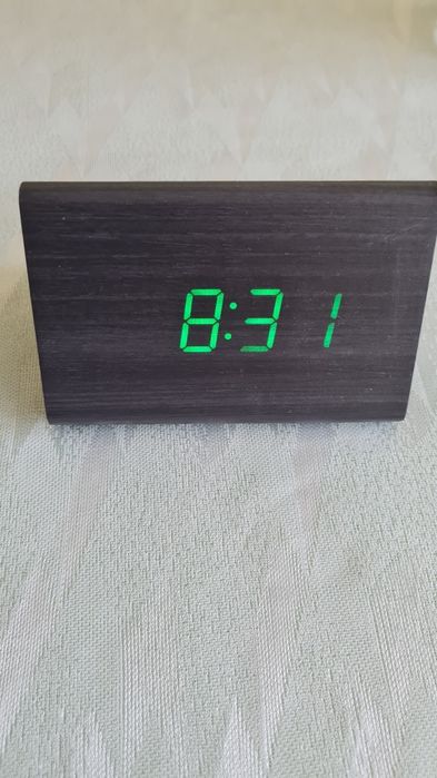 Zegarek budzik grafit czarny