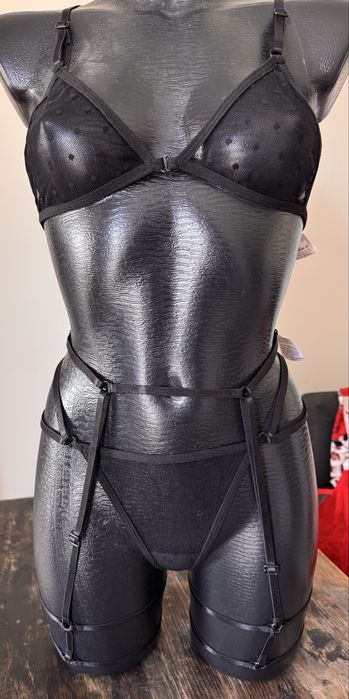 Conjunto renda preto bolinhas M