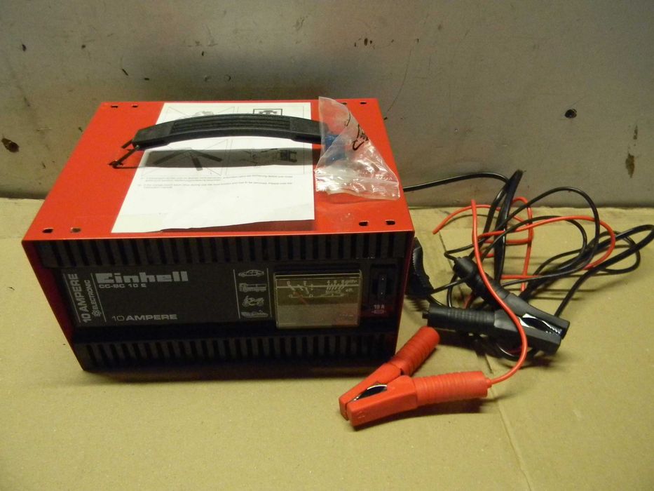 Prostownik firmy Einhell model CC-BC 10 E ; 12V