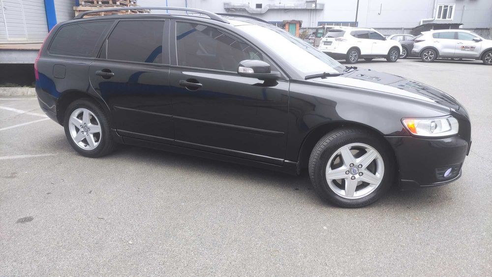 Продам Volvo V50 2.0D