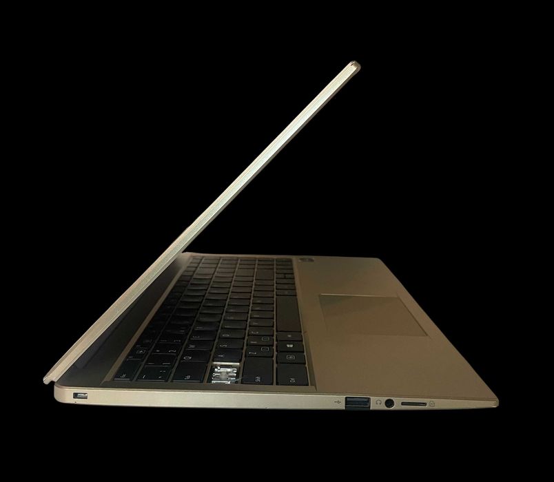 AVITA PURA 15.6 AMD Ryzen 5 3500U 8GB DDR4 256GB SSD Windows 11 Pro