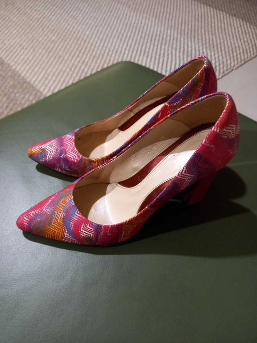 Piękne pantofle damskie, rozm. 38