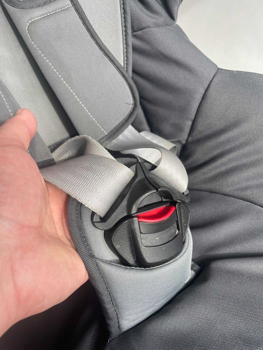 Автокрісло Britax Römer KING II LS Black Series Storm Grey у доброму стані