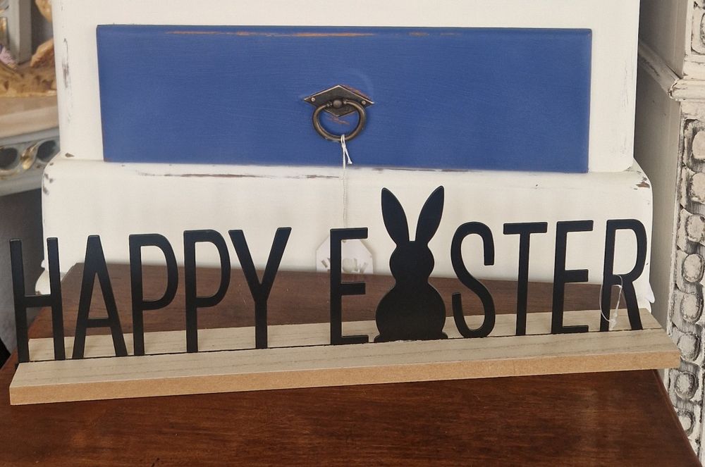 Coelhos de madeira Páscoa