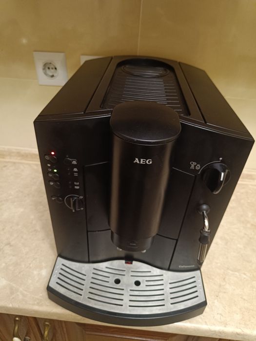 Кавомашина AEG обслужена