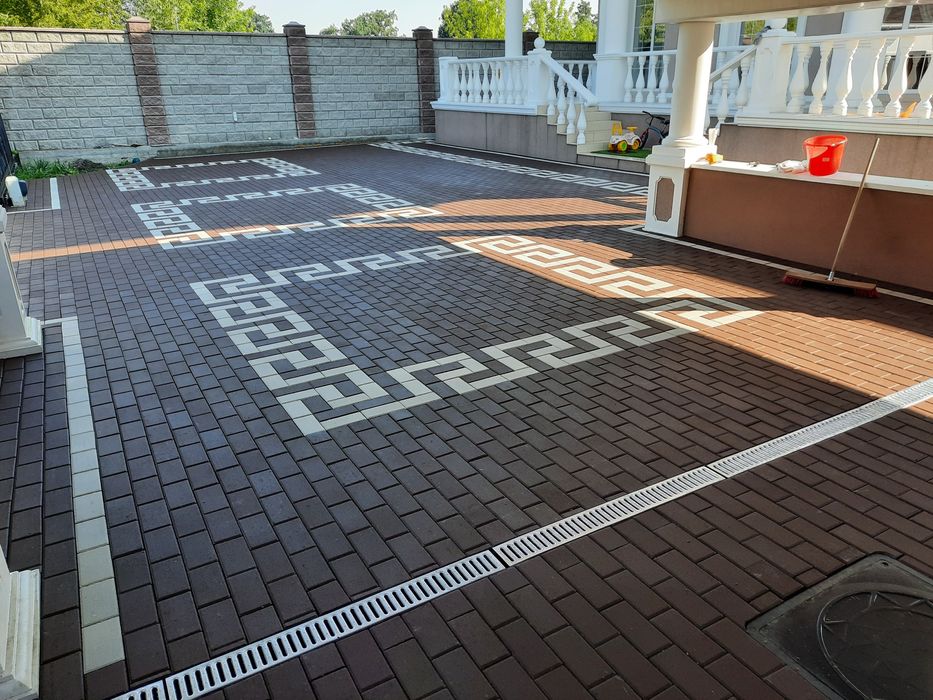 Професійне укладання бруківки, тротуарної плитки.