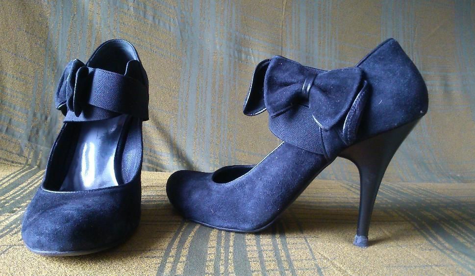 Святкові туфлі дівчинці замшеві