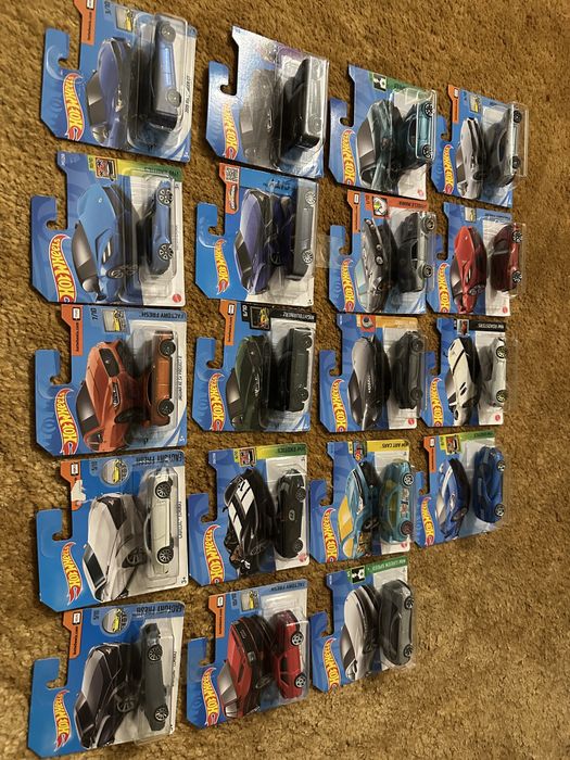 Carros Hotwheels nissan lamborghini aston martin mercedes audi bmw