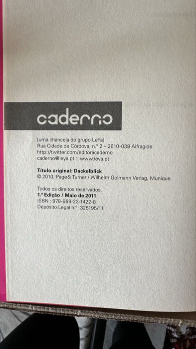 Livro ‘Cão procura príncipe encantado para dona espetacular’