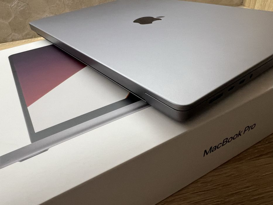 MacBook Pro 16' 2021 A2485 M1 Pro/10 CPU/16 GPU/16Gb RAM/512Gb SSD ідеал
